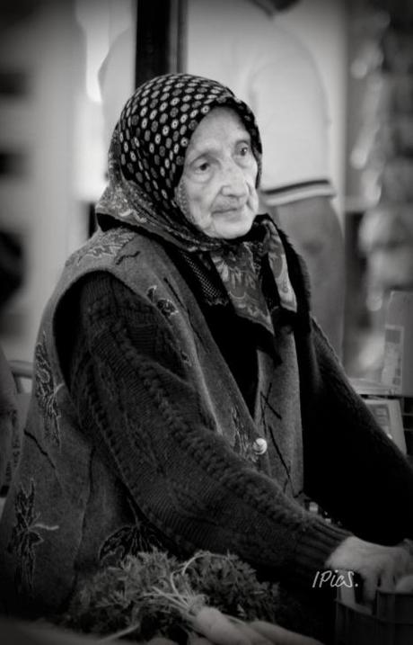 Alte Frau Markt-Tag in K-Town