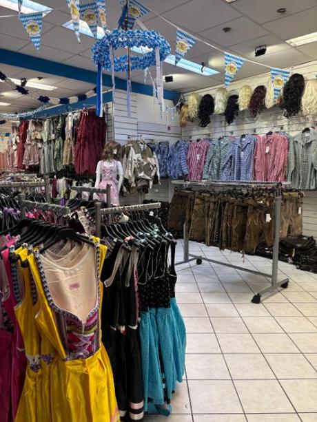 Lederhosen & Dirndl Rent München – Dirndl- und Trachtverleih + Outlet-Tipp 1 Lederhosen Dirndl Rent Bayerstrasse 39 1