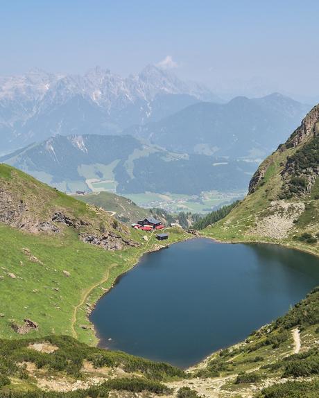 Eis, Fels, Weitblick: Hochkalter & Blaueisspitze übers Blaueis Ein See wie aus dem Bilderbuch, ein Panorama, das sprachlos macht. ⛰️