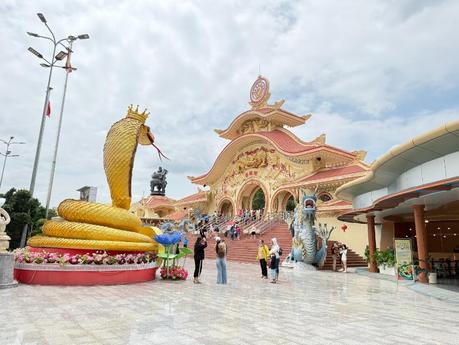 Ho Chi Minh City Metro – Endlich fährt sie! Schnell, modern, atemberaubend Ho Chi Minh City Metro – Endlich fährt sie! Schnell, modern, atemberaubend