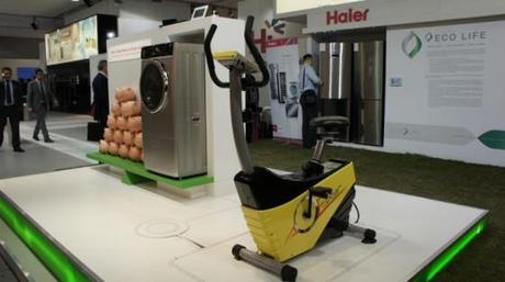 Haier – Waschmaschine mit Akku & Pedalantrieb