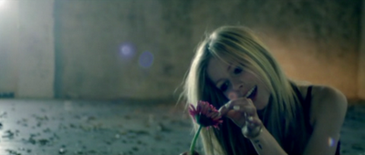 Wish your were here: Avril Lavigne's neues Musikvideo