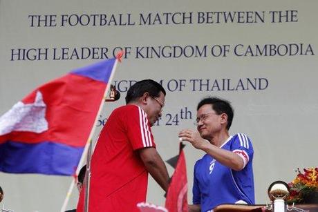 Kambodscha: Fussball-Diplomatie.