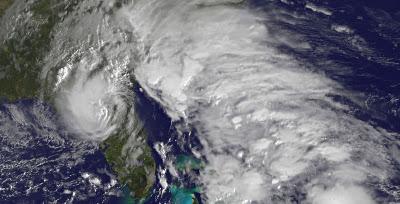 Florida: Gefühlter Sturm zieht nach Norden und hinterlässt Überschwemmungen - und vielleicht auch einen Tornado, Florida, USA, US-Ostküste Eastcoast, Sturmflut Hochwasser Überschwemmung, Oktober, 2011, aktuell, Video, Radar Doppler Radar, Tornado, 