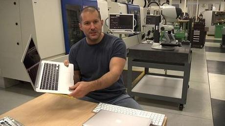 Video: Jony Ive über Steve Jobs bei der Gedenkfeier auf dem Apple Campus Video: Jony Ive über Steve Jobs bei der Gedenkfeier auf dem Apple Campus