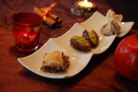 Baklava, Orient-Tee mit Kardamom und Mandelmilch mit Orangenblütenwasser
