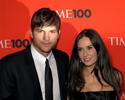 Es ist offiziell: Demi Moore u. Ashton Kutcher lassen sich scheiden!!!