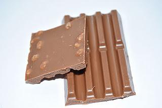 Toms Guld Barre Milchschokolade mit Pariser Linsen, Milchschokolade Haselnuss, Milchschokolade Crunch und Karameller