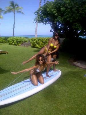 Bikinifotos und Joints: Rihanna macht Urlaub auf Hawaii