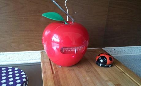 Stylishtes Küchenradio ever – Musik aus dem Apfel