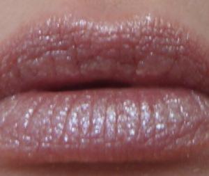 Review AURA by Swarovski Lippenstift “Chrystallize Your Lips”