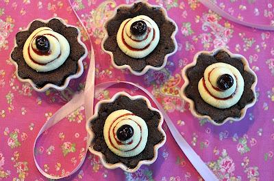Schoko-Amarena-Cupcakes