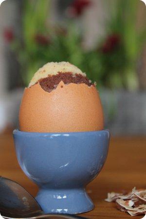 Osterüberraschungseikuchen  - Kuchen Überraschung in Eiern zu Ostern