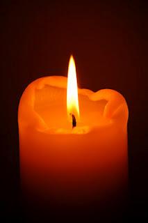 Manchmal ist eine einfache Kerze ein großes Zeichen der Menschlichkeit!