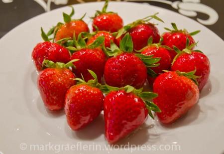 Holunder Teil 4 – Erdbeeren und Holunderblüten-Gelee