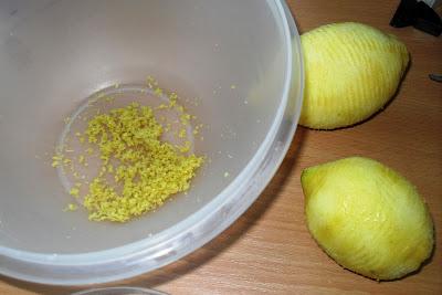 Lemon Bars (Zitronenschnitten)