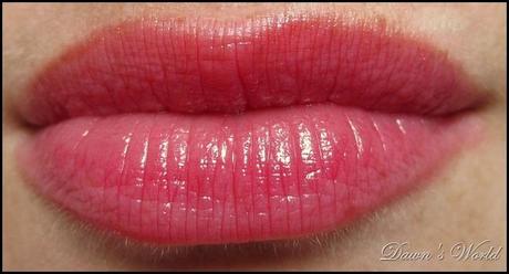 Rouge Caresse Lippen swatch