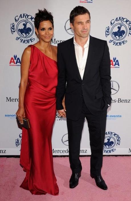 Actress Halle Berry and boyfriend Olivier Martinez arrive at the 32nd anniversary Carousel of Hope Ball in Beverly Hills, California on October 23, 2010. The ball benefits The Barbara Davis Center for Childhood Diabetes.  UPI/Jim Ruymen Photo via Newscom