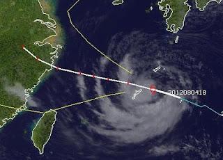 Tropischer Sturm HAIKUI bei Okinawa zieht nach Schanghai,Haikui, aktuell, Japan, China, Taifunsaison 2012, August, 2012, Satellitenbild Satellitenbilder, Vorhersage Forecast Prognose,  