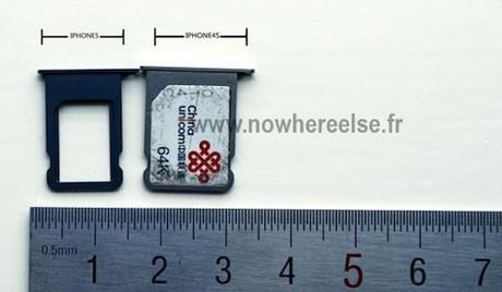 iPhone 5 im Anmarsch: SIM-Kartenschacht aufgetaucht iPhone 5 im Anmarsch: SIM-Kartenschacht aufgetaucht