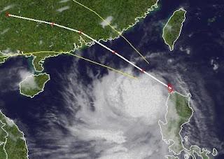 Noch-Nicht-Taifun KAI-TAK (HELEN) weiter auf Abwegen, Kai-Tak, Helen, Taifunsaison 2012, Philippinen, China, Hongkong, Satellitenbild Satellitenbilder, aktuell, Vorhersage Forecast Prognose, August, 2012,