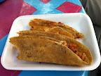Quesadilla mit Tinga und Papas de Chorizo - Mexikanisches Essen