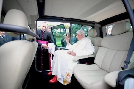 Renault Kangoo Maxi Z.E. Innenraum Papst Benedikt XVI