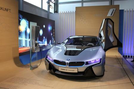 BMW i Born Electric Tour in Düsseldorf angekommen
