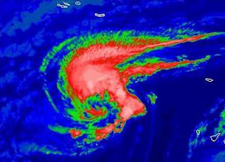 Tropischer Sturm NADINE zieht zurück in den Atlantik, Nadine, Azoren, aktuell, Vorhersage Forecast Prognose, Satellitenbild Satellitenbilder, Verlauf, Zugbahn, Atlantische Hurrikansaison, Hurrikansaison 2012, September, 2012, 