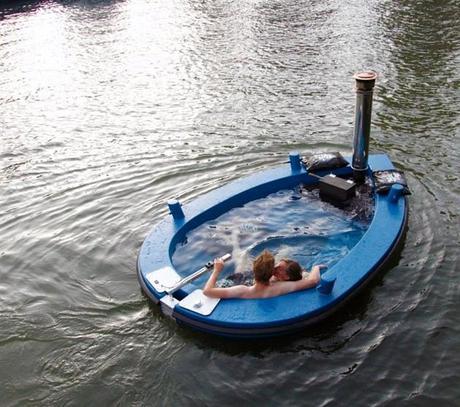 Das Jacuzzi Boot für Spaß auf dem Wasser