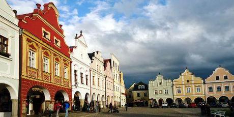 Tschechien: bonbonfarbene Häuser