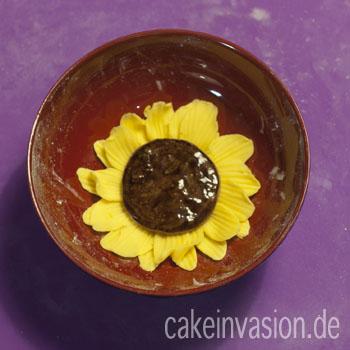 Anleitung: Sonnenblume aus Blütenpaste