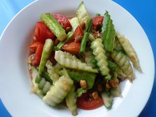 Dtam Dtaeng / ตำแตง / Sauer-scharfer Gurkensalat / Sour and Spicy Cucumber Salad