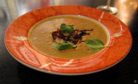 Steinpilzsuppe mit frischem Oregano Steinpilzsuppe mit frischem Oregano