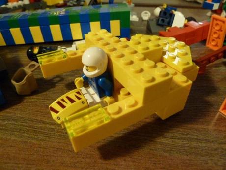 Adventskalenderfenster Nr. 6: ständiger Spielbegleiter LEGO