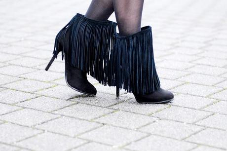New Year's Eve to go: fringed, fur and feathers
