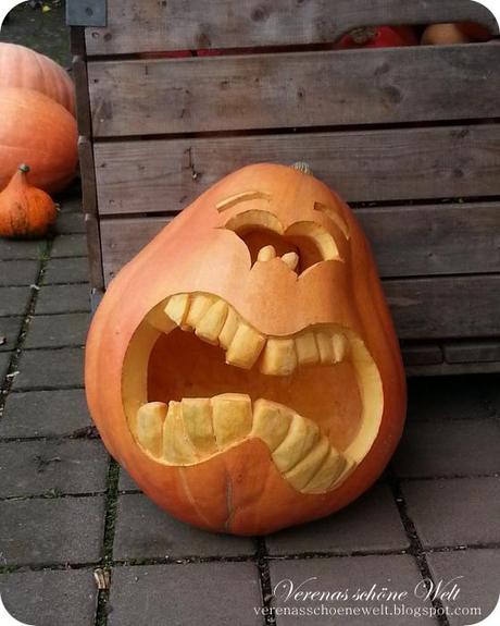 Wordless/Wordful Wednesday: Scary Pumpkin!