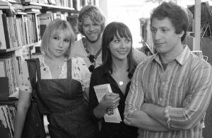 Celeste und Jesse mit ihren Freunden Beth (Ari Graynor, ganz links) und Tucker (Eric Christian Olsen, hinten)