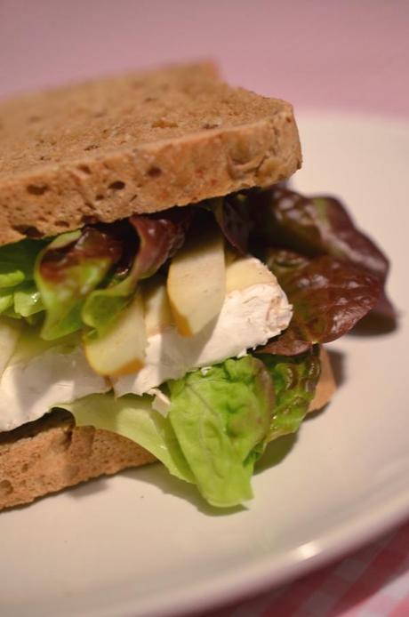 Bürofood: Birnen-Camembert.-Sandwich