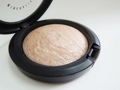 MAC Mineralize Skinfinish - Soft and Gentle