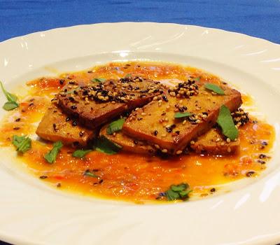 Tofu mit Sesam und Orange Tofu mit Sesam und Orange
