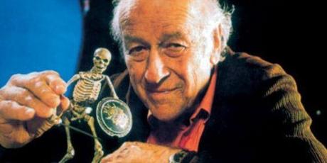 © disney.wikia.com / Ray Harryhausen mit seinem Skelett-Krieger.