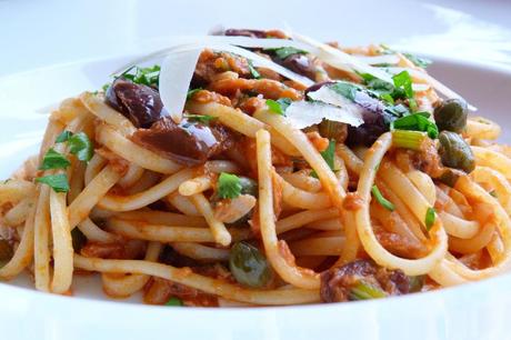 Spaghetti alla Puttanesca: ein Klassiker mit zweifelhaftem Ruf