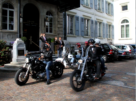 Grand-Hotel-du-Lac-Harley-Davidson-Abfahrt