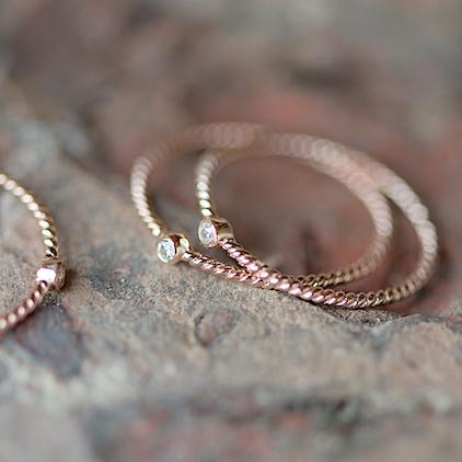 rosé gold twisted ring, Roségoldring mit gedrehter Ringschiene