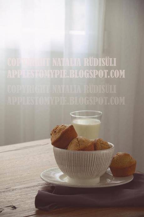 Date-Apple Oat Bran Muffins