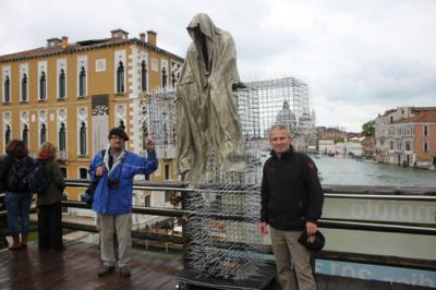 public-art-across-venezia-2013-christoph-luckeneder-and-manfred-kielnhofer-t-guardian-sculpture_2362-web.jpg
