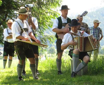 Musikalischer Spaziergang: Impressionen aus dem Kurpark in Schwangau