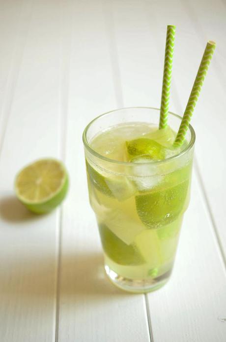 Cocktal für den Sommer: Cucumber & Lime Collins mit Gurke und Limette