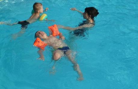 Alleine ins Schwimmbad: Welches ist das “richtige” Alter?